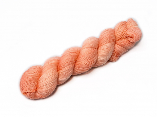 Fuzzy Peach - Merino Lace Garn handgefärbt
