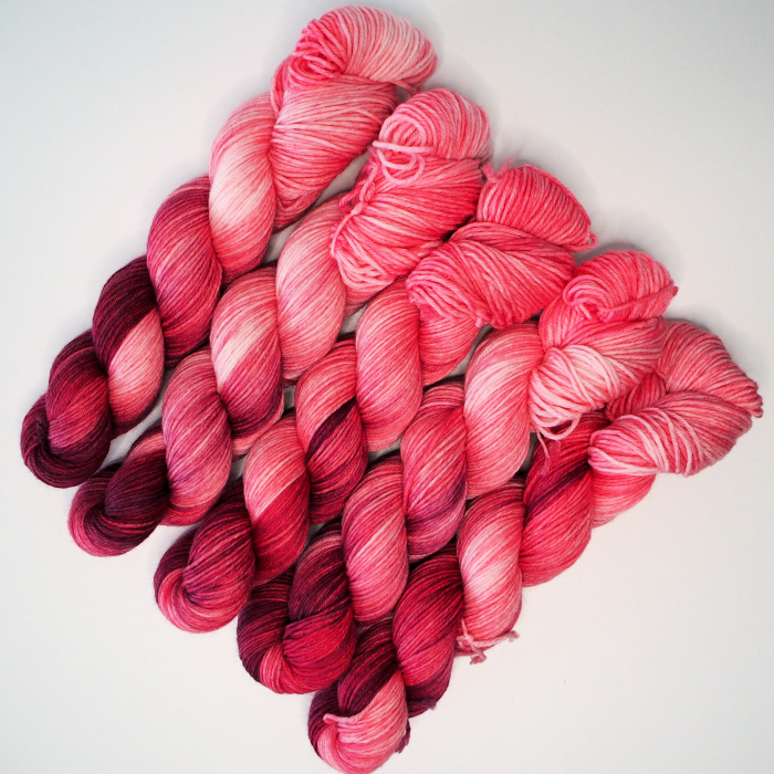 Romantische Rosen - 100g Merino-Sockenwolle 6-fach, handgefärbt